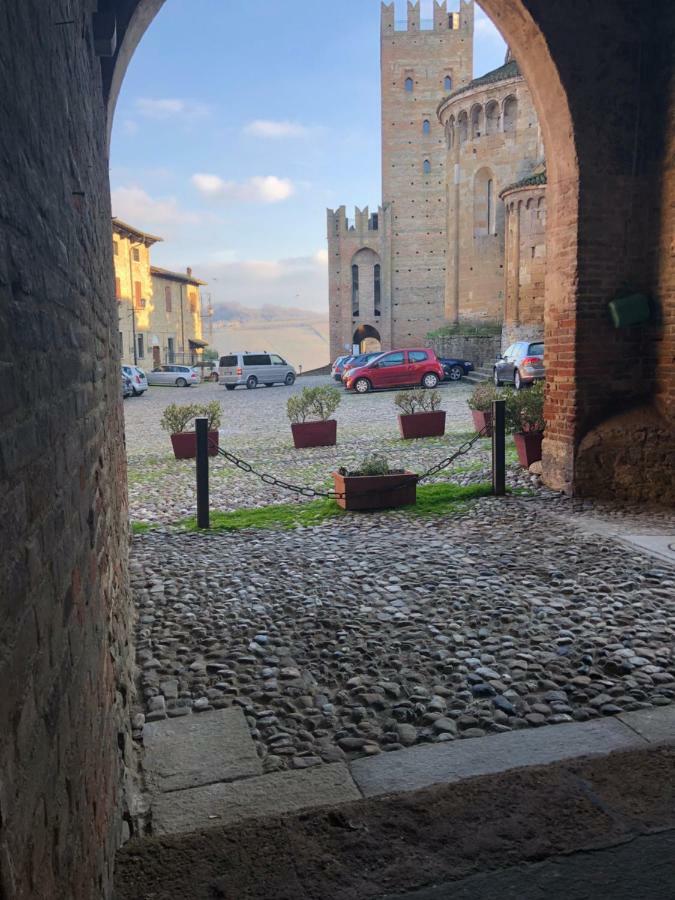 Dimora Del Podesta Castell'Arquato Luaran gambar